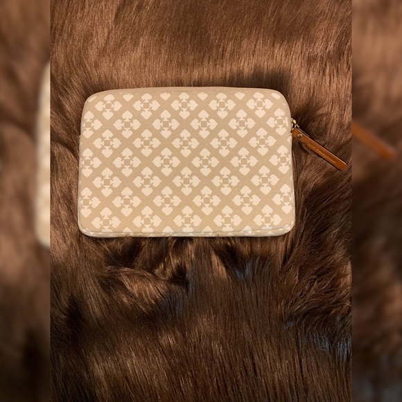 ***SOLD***Kate Spade ♠️ iPad mini case - Picture 2 of 3